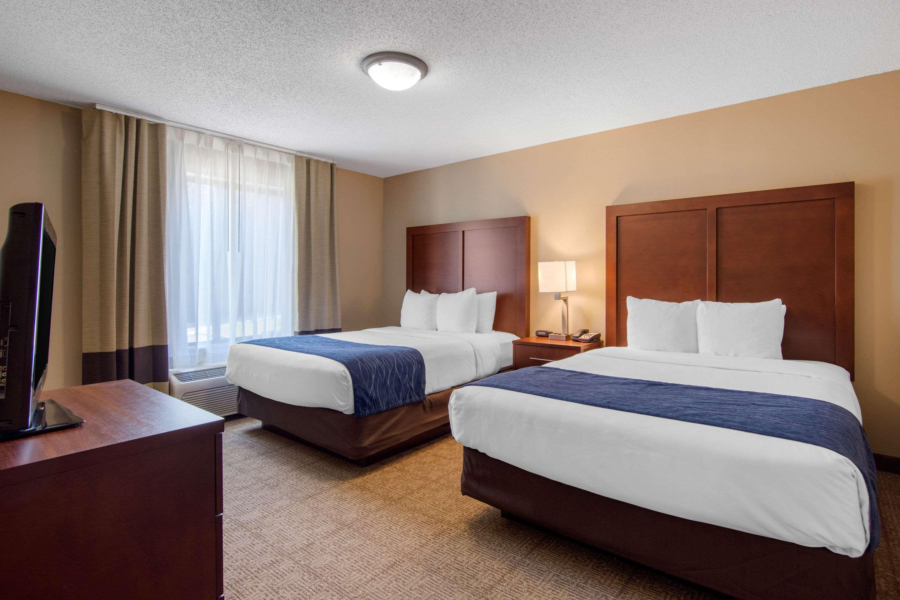 Comfort Inn & Suites Cooperstown - Milford Exterior photo