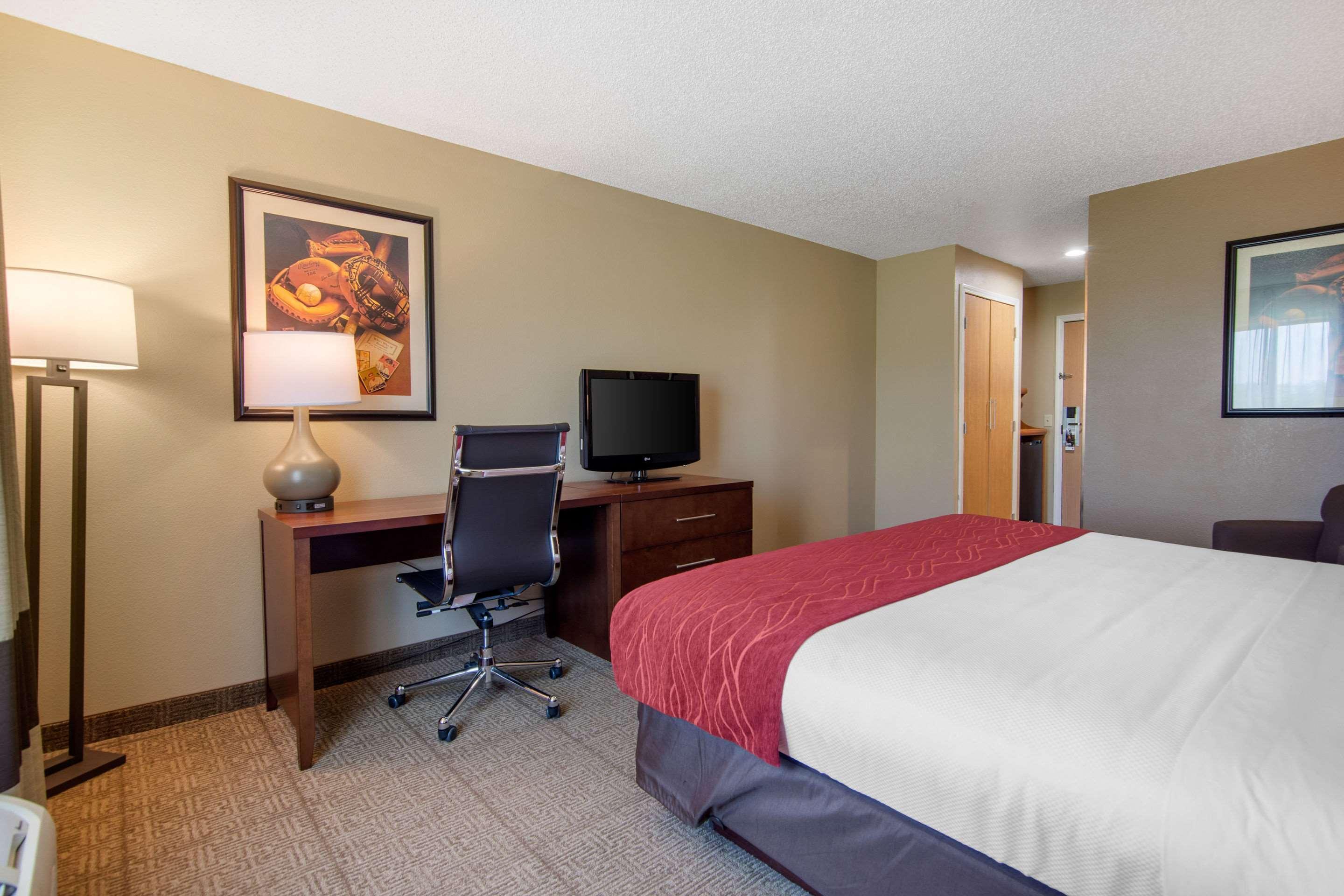 Comfort Inn & Suites Cooperstown - Milford Exterior photo