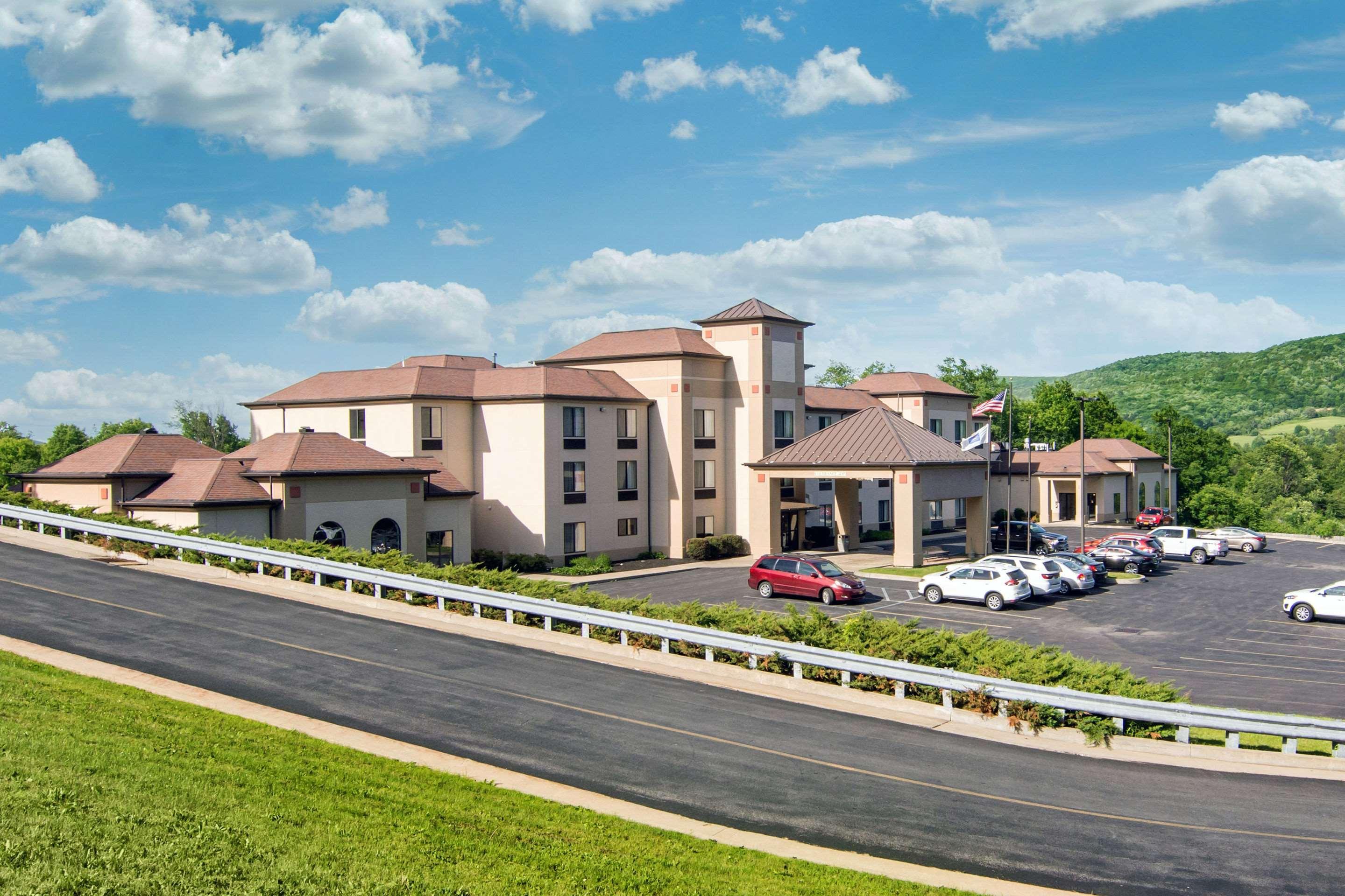 Comfort Inn & Suites Cooperstown - Milford Exterior photo