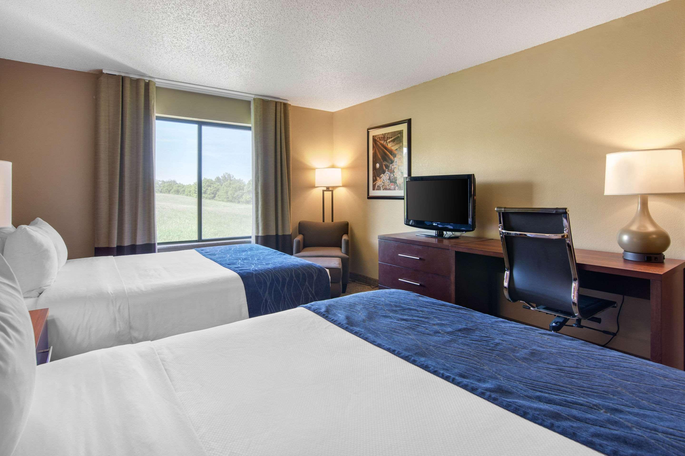 Comfort Inn & Suites Cooperstown - Milford Exterior photo