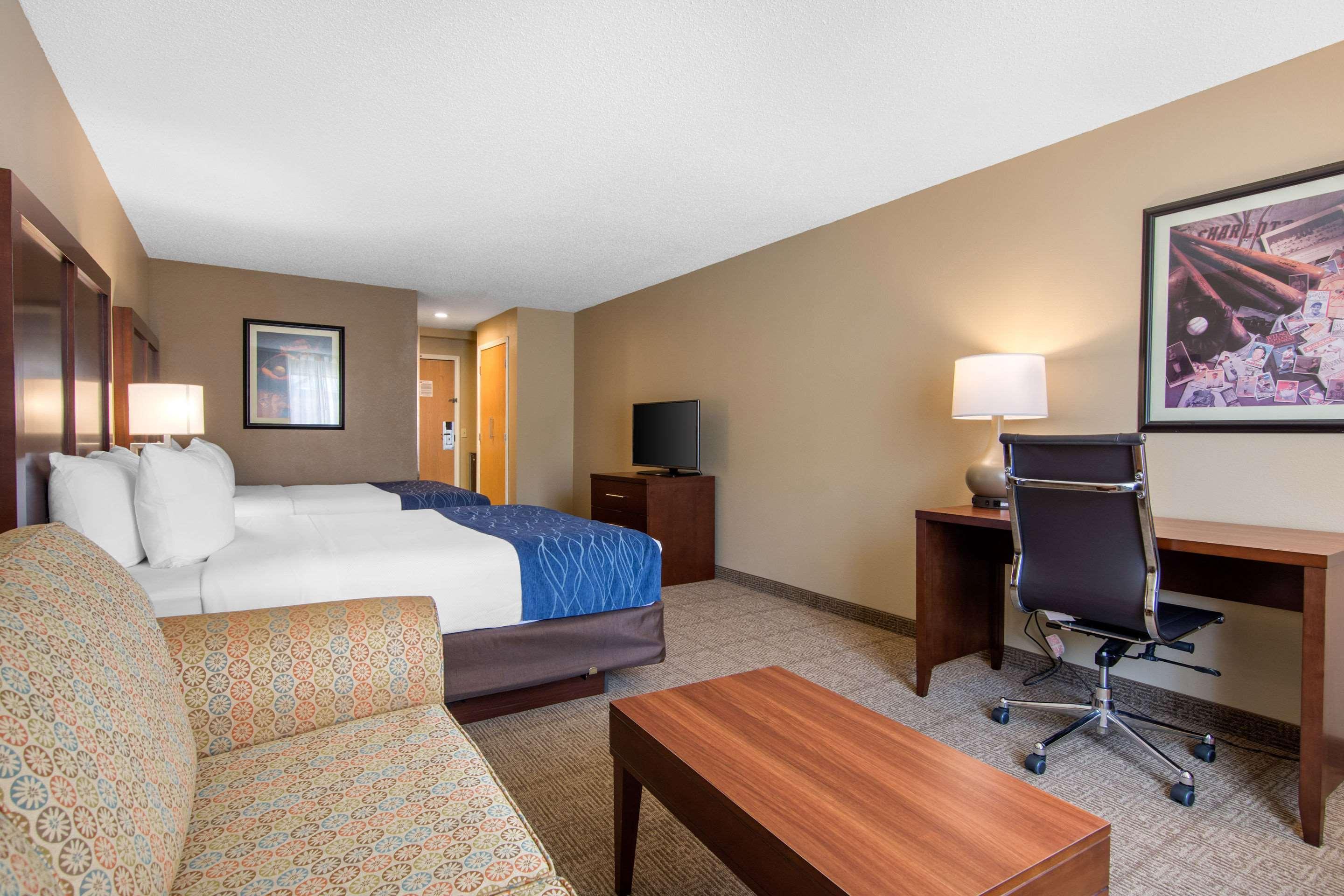 Comfort Inn & Suites Cooperstown - Milford Exterior photo