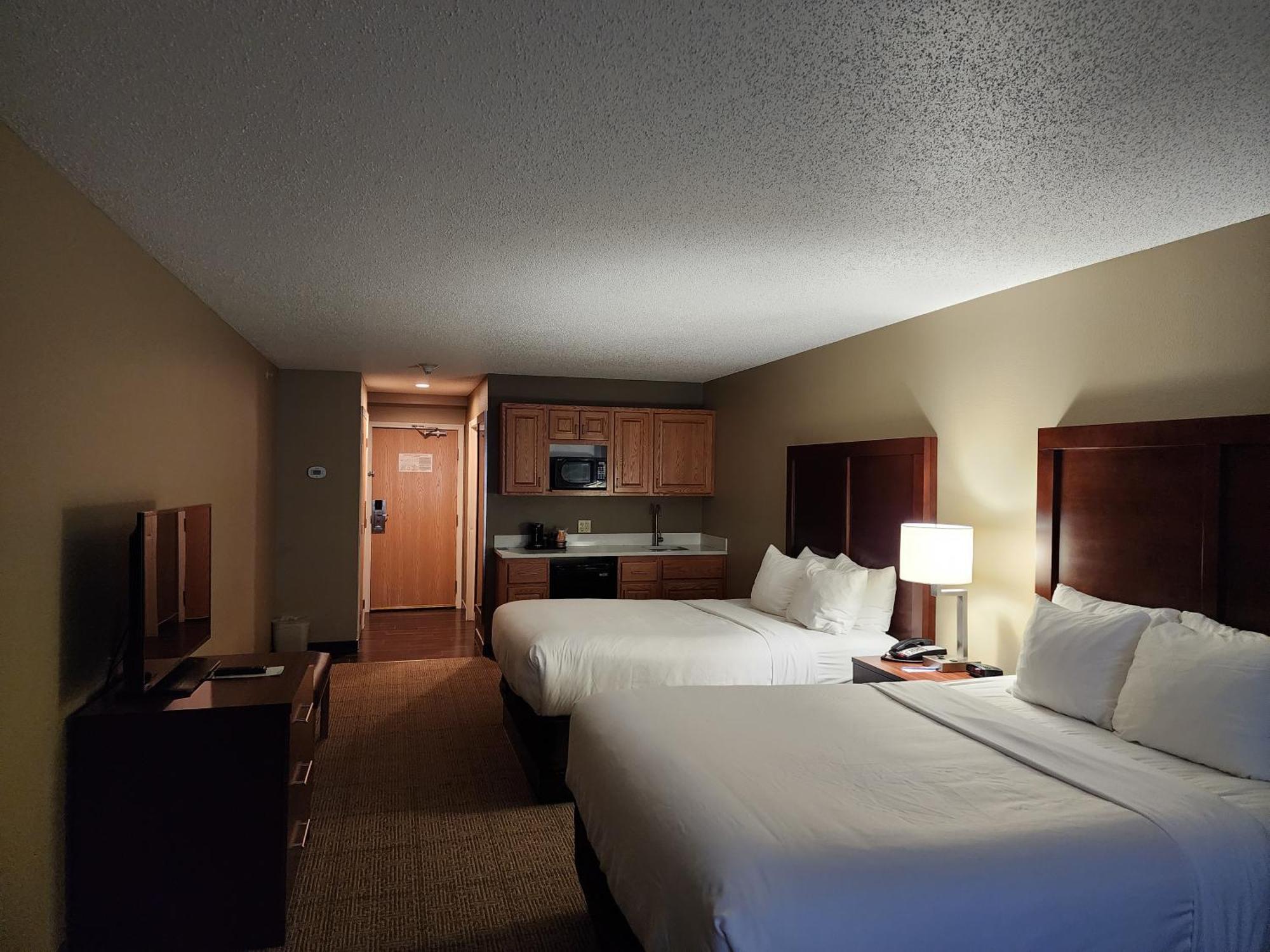 Comfort Inn & Suites Cooperstown - Milford Exterior photo
